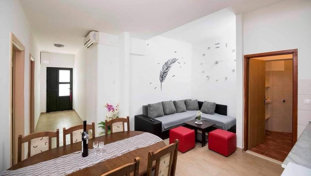 Apartmani Ivica Martic ดูเช ภายนอก รูปภาพ
