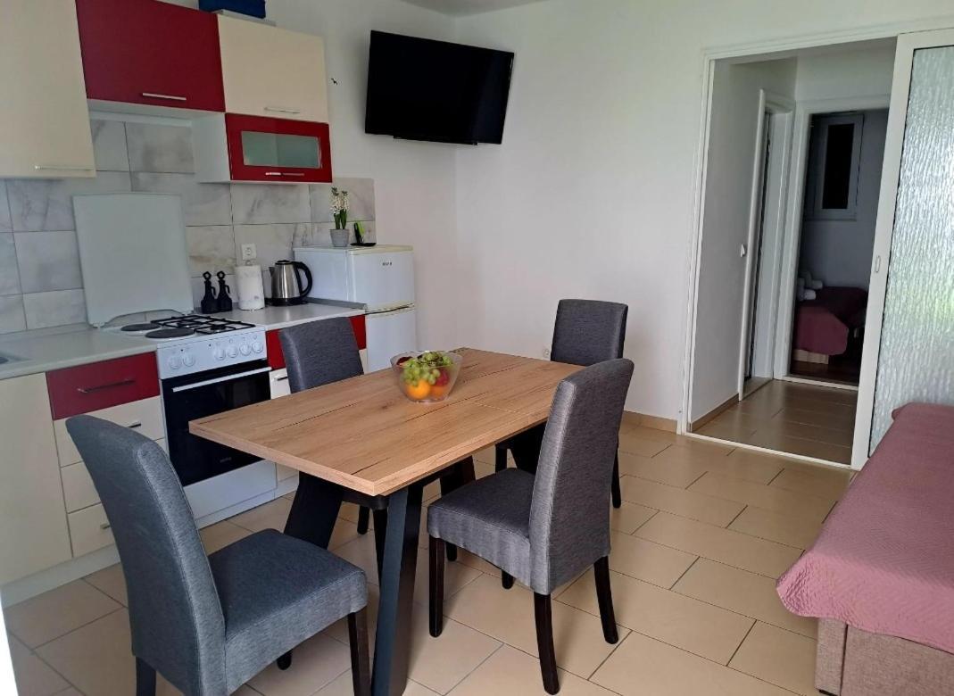 Apartmani Ivica Martic ดูเช ภายนอก รูปภาพ